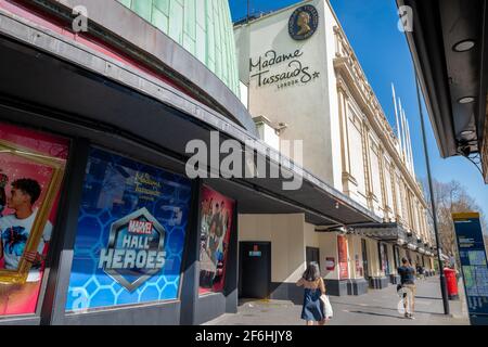 Außenansicht von Madame Tussauds in Marylebone, einem Wachsfigurenkabinett-Museum und einer der beliebtesten Touristenattraktionen Londons. Stockfoto