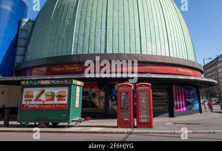 Außenansicht von Madame Tussauds in Marylebone, einem Wachsfigurenkabinett-Museum und einer der beliebtesten Touristenattraktionen Londons. Stockfoto