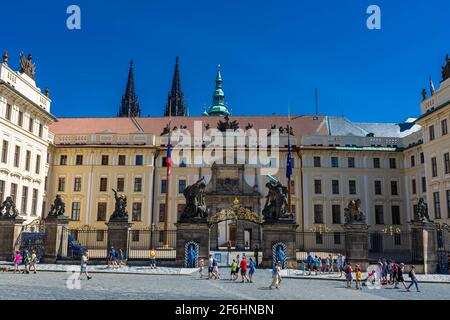 PRAG, TSCHECHISCHE REPUBLIK, 31. JULI 2020: Blick auf den königlichen Palast Stockfoto