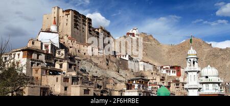Leh Palace - Namgyal Tsemo Gompa - Leh - Ladakh - Jammu und Kaschmir - Indien Stockfoto