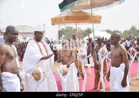 Otunba Gani Adams, die als 15. Installiert werden, sind Ona Kankanfo aus Yoruba Land von Alaafin aus Oyo, Oba Lamidi Adeyemi III, Oyo State Nigeria. Stockfoto