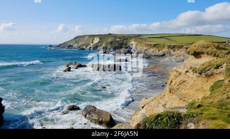 Die Cornish Coast in Dollar Cove, Gunwalloe auf der Lizard Peninsula, Großbritannien - John Gollop Stockfoto