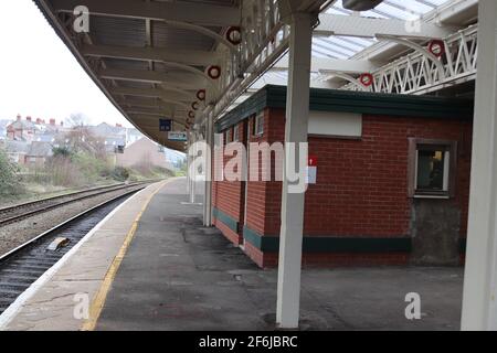 Der Bahnhof Llandudno Junction liegt an der Bahnlinie von Crewe nach Holyhead, Nordwales Küste Stockfoto