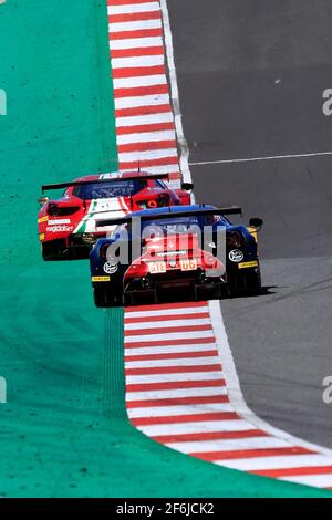 66 SMITH Robert (gbr), COCKER Jonathan (gbr), FANNIN Jody (gbr), Ferrari F458 Italia Team JMW Motorsport, Action 51 RODA Gianluca (ita), RODA Giorgio (ita), BERTOLINI Andrea (ita), Ferrari F488 GTE Team Spirit of Race, Action während der ELMS European Le Mans Series 2017, 4 Stunden von Portugal vom 20. Bis 22. Oktober in Portimao - Photo Paulo Maria / DPPI Stockfoto