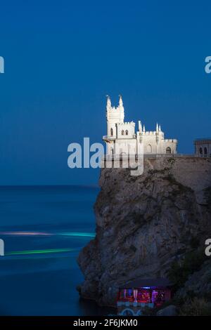 Ukraine, Krim, Jalta, die Schwalbennest Burg auf Aurora Clff thront Stockfoto