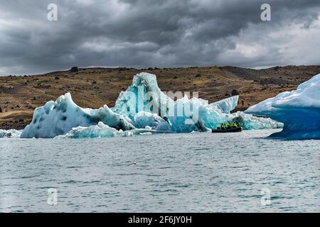 Jökulsárlón ist ein großer Gletschersee im südlichen Teil des Vatnajökull National Park, Island. Stockfoto