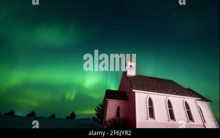 Nordlichter Aurora Borealis-Kirche Auf Dem Land Stockfoto