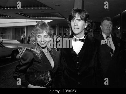 Timothy Hutton und Rosanna Arquette bei den 39. Jährlichen Golden Globe Awards im Beverly Hilton Hotel in Beverly Hills, Kalifornien 30. Januar 1982 Quelle: Ralph Dominguez/MediaPunch Stockfoto