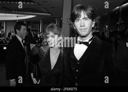 Timothy Hutton und Rosanna Arquette bei den 39. Jährlichen Golden Globe Awards im Beverly Hilton Hotel in Beverly Hills, Kalifornien 30. Januar 1982 Quelle: Ralph Dominguez/MediaPunch Stockfoto