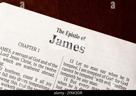 Dies ist die King James Bibel, die 1611 übersetzt wurde. Es gibt keine Urheberrechte. Titelseite zum Brief des Jakobus Stockfoto