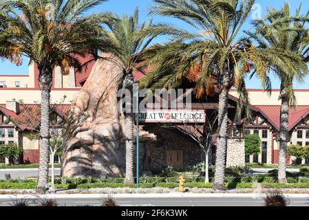 GARDEN GROVE, KALIFORNIEN - 31 MAR 2021: Die Great Wolf Lodge ist ein Indoor-Wasserpark und Resort. Stockfoto