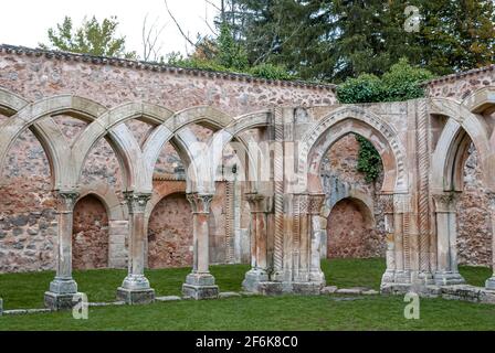 Überreste des romanischen Klosters von San Juan de Duero, Soria, Spanien. Stockfoto