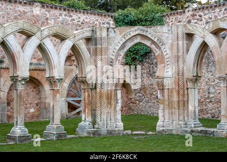 Überreste des romanischen Klosters von San Juan de Duero, Soria, Spanien. Stockfoto