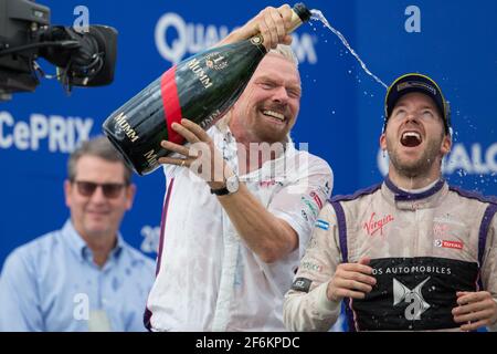 BRANSON Richard, VOGEL Sam (gbr), Formel E Team DS Automobile Virgin Racing, Ambiance Portrait, Podium, während der Formel E Meisterschaft 2017, in New-York City, USA, vom 14. Bis 16. juli - Foto Antonin Vincent / DPPI Stockfoto