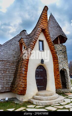 28.03.2021 Sibiu, Rumänien. Clay Castle im Tal der Feen in Sibiu County, Rumänien. Stockfoto