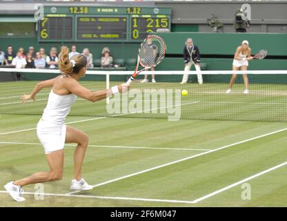 WIMBLEDON 2007 8. TAG 3/7/07. E.MAURESMO V N.VAIDISOVA. BILD DAVID ASHDOWN Stockfoto