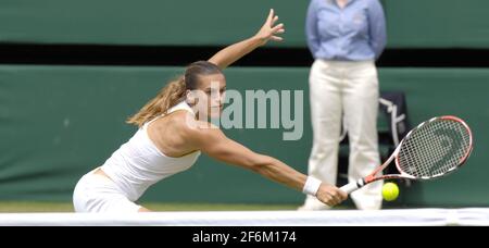 WIMBLEDON 2007 8. TAG 3/7/07. E.MAURESMO V N.VAIDISOVA. BILD DAVID ASHDOWN Stockfoto