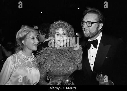 Barbara Eden, Jayne Meadows und Steve Alllen um die 1980er Jahre. Quelle: Ralph Dominguez/MediaPunch Stockfoto