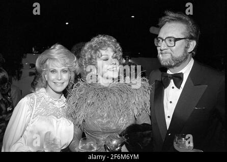 Barbara Eden, Jayne Meadows und Steve Alllen um die 1980er Jahre. Quelle: Ralph Dominguez/MediaPunch Stockfoto