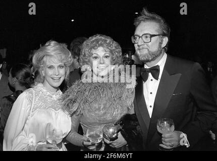 Barbara Eden, Jayne Meadows und Steve Alllen um die 1980er Jahre. Quelle: Ralph Dominguez/MediaPunch Stockfoto