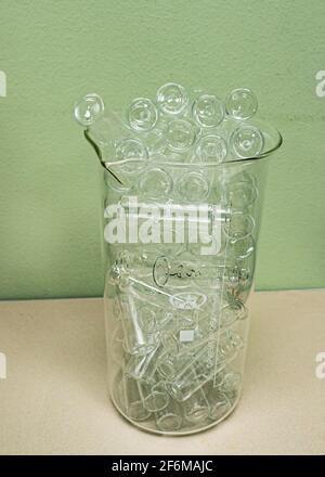 Die sauberen Laborutensilien. Stockfoto