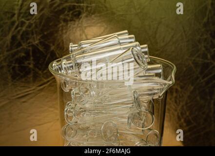 Die sauberen Laborutensilien. Stockfoto