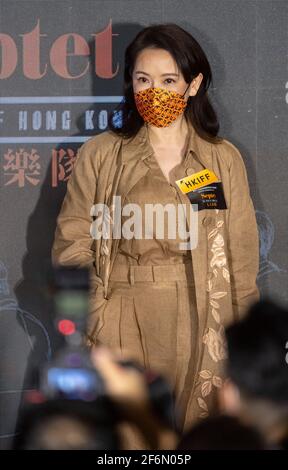 HONGKONG, HONGKONG SAR, CHINA: 1. APRIL 2021. Schauspieler Mimi Kung Chi Yan. Das 45. Internationale Filmfestival von Hongkong (HKIFF45) beginnt mit der Gala-Premiere von Septet: The Story of Hong Kong, einer Feier von sieben berühmten Filmemachern aus Hongkong und dem Kino, das sie lieben. Neben den Regisseuren Sammo HUNG, Ann HUI, Patrick TAM, YUEN wo-ping und Johnnie TO bei der Eröffnungszeremonie des Hong Kong Cultural Center sind der HKIFF45-Botschafter Aaron KWOK und Gary MAK, der stellvertretende Leiter von Create Hong Kong, anwesend. Ebenfalls anwesend sind die Darsteller Timmy HUNG, Jennifer YU, YUEN Wah, Ashley LAM, NG Wing-sze, WU Tsz-tung, Stockfoto