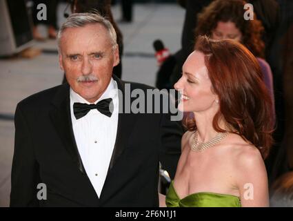 Dennis Hopper und seine Frau Victoria Duffy nehmen am 5. März 2006 an der Vanity Fair Oscar Party in Mortons in West Hollywood, CA Teil. Foto: Henry McGee/MediaPunch Stockfoto