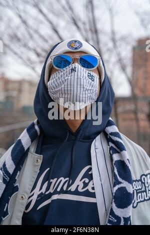 Bronx, Usa. April 2021. New York Yankees Hausöffner nach einem Jahr ohne Fans im Stand wegen der Covid-Pandemie. (Foto: Steve Sanchez/Pacific Press) Quelle: Pacific Press Media Production Corp./Alamy Live News Stockfoto