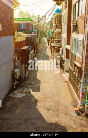 Eine alte Wohngasse Stockfoto