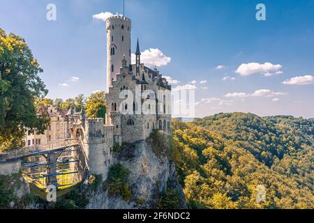 Schloss Lichtenstein (Schloss Lichtenstein), ein Schloss im neugotischen Stil mit Blick auf die echaz Tal in der Nähe von Honau, Reutlingen gebaut, im Schwäbischen Stockfoto