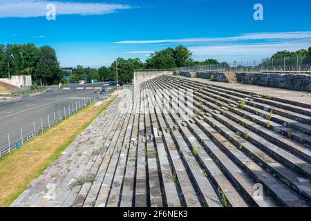 NÜRNBERG, 28. JULI 2020: Überreste der Zeppelinfeld-Tribüne in Nürnberg. Es ist die Tribüne, von der Adolf Hitler Spee machte Stockfoto