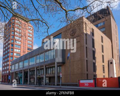 Das Hauptquartier der Internationalen Seeschifffahrtsorganisation (IMO) am Albert-Ufer der Themse in London, England, Großbritannien Stockfoto