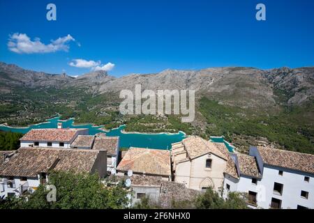 El Castell de Guadalest in der Nähe von Benidorm, in der Region Costa Blanca in Spanien Stockfoto