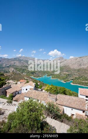 El Castell de Guadalest in der Nähe von Benidorm, in der Region Costa Blanca in Spanien Stockfoto