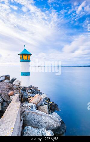 Leuchtturm am Ende des Piers Stockfoto