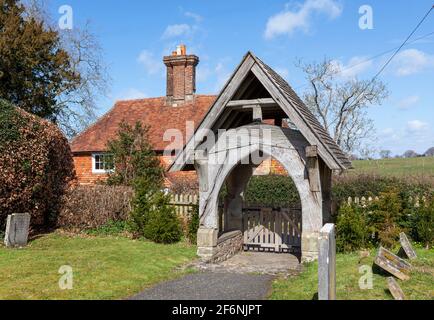 Lych Gate at All Saint's Church, Mountfield, East Sussex, Großbritannien Stockfoto