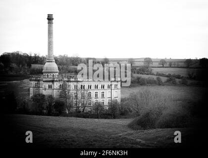 Die historische Bliss Mill in der ländlichen Landschaft von Oxfordshire an einem Frühlingsabend. Stockfoto