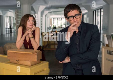 JAKE GYLLENHAAL und RENE RUSSO in VELVET BUZZSAW (2019), Regie: DAN GILROY. Kredit: NETFLIX / Album Stockfoto