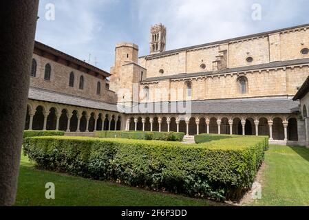 Gärten der Kathedrale von Santa Maria d'Urgell. Katalonien. Stockfoto