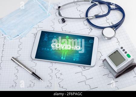 Tablet-pc und Werkzeuge für Ärzte Stockfoto