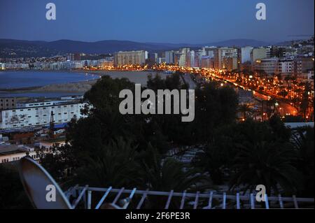 Der Hafen von Dämmerung, Tanger, Marokko, Nordafrika, Afrika Stockfoto