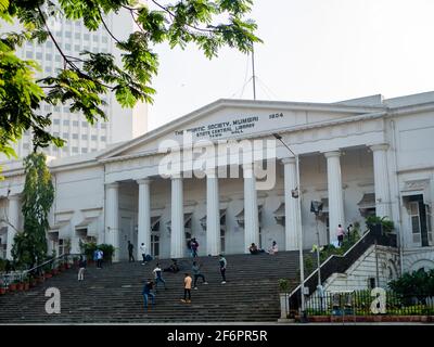 Mumbai, Indien - 7. Januar 2021 : die Asiatic Society of Mumbai ist eine gelehrte Gesellschaft im Bereich der Asienforschung mit Sitz in Mumbai, Indien. Berühmte Tour Stockfoto