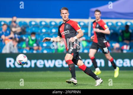 London, Großbritannien. April 2021. Leo Østigård von Coventry City während des Spiels der EFL Sky Bet Championship zwischen den Queens Park Rangers und Coventry City im Kiyan Prince Foundation Stadium, London, England, am 2. April 2021. Foto von Salvio Calabrese. Nur zur redaktionellen Verwendung, Lizenz für kommerzielle Nutzung erforderlich. Keine Verwendung bei Wetten, Spielen oder Veröffentlichungen einzelner Clubs/Vereine/Spieler. Kredit: UK Sports Pics Ltd/Alamy Live Nachrichten Stockfoto