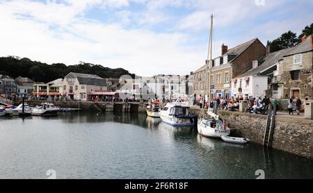 Padstow ist eine Stadt, eine zivile Gemeinde und ein Fischereihafen an der Nordküste von Cornwall, England, Vereinigtes Königreich. Die Stadt liegt am Westufer des Stockfoto