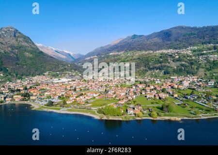 Comer See (IT), Panorama-Luftaufnahme von Dongo und benachbarten Städten Stockfoto