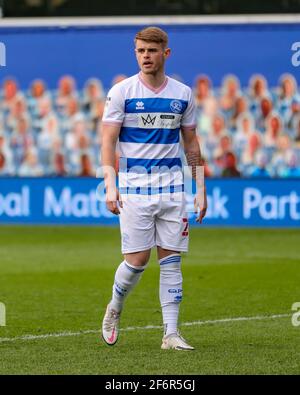 LONDON, GROSSBRITANNIEN. QPRS Charlie Kelman am 2. APRIL 2021 während des Sky Bet Championship-Spiels zwischen den Queens Park Rangers und Coventry City im Kiyan Prince Foundation Stadium, London. (Kredit: Ian Randall, Mi News) Kredit: MI Nachrichten & Sport /Alamy Live News Stockfoto