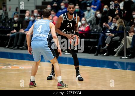 SANKT PETERSBURG, RUSSLAND - 2. APRIL: Kevin Pangos von BC Zenit und Norris Cole von LDLC ASVEL Villeurbanne während des Euroleague-Basketballspiels dazwischen Stockfoto