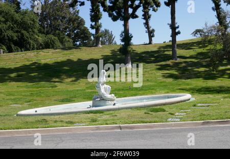 Glendale, Kalifornien, USA 31. März 2021 EINE allgemeine Ansicht der Atmosphäre von Fountain im Forest Lawn Memorial Park am 31. März 2021 in Glendale, Kalifornien, USA. Foto von Barry King/Alamy Stockfoto Stockfoto