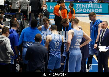 St. Petersburg, Russland. April 2021. Kevin Pangos (4) von Zenit in Aktion während der 2020/2021 Turkish Airlines EuroLeague regulären Saison Runde 33, Spiel zwischen BC ASVEL Villeurbanne und Zenit St. Petersburg in der Sibur Arena. (Endnote; Zenit St. Petersburg 87:53 ASVEL Villeurbanne) (Foto: Maksim Konstantinov/SOPA Image/Sipa USA) Quelle: SIPA USA/Alamy Live News Stockfoto